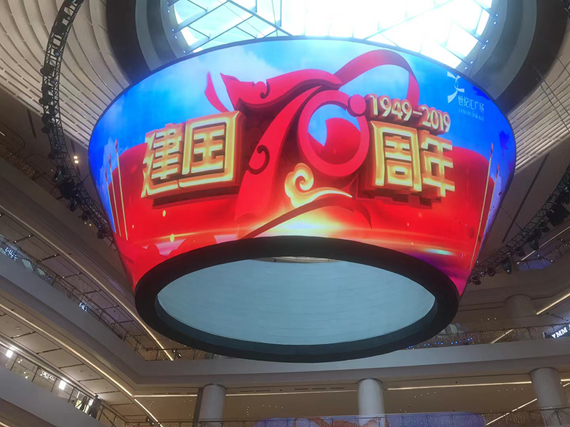 公司花20萬(wàn)裝修的會(huì)議室，竟被客戶(hù)吐槽‘像網(wǎng)吧’？高級(jí)感會(huì)議室的屏幕選擇秘訣”